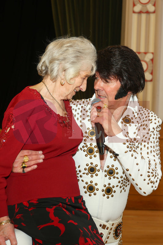 95TH BIRTHDAY DUKINFIELD TOWN HALL ELVIS  (71).JPG
