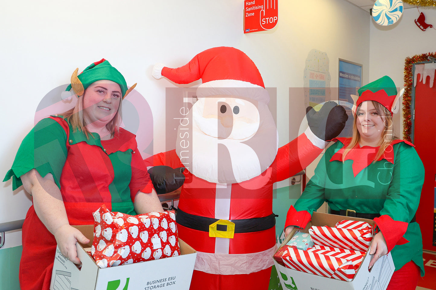 SANTA VISIT TAMESIDE CHILDRENS UNIT 2024 (26).JPG