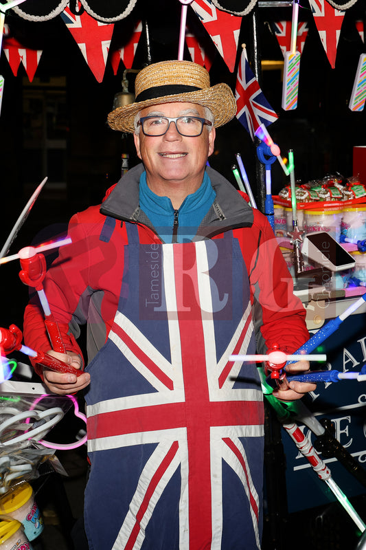 DUKINFIELD LIGHTS SWITCH ON (14).JPG