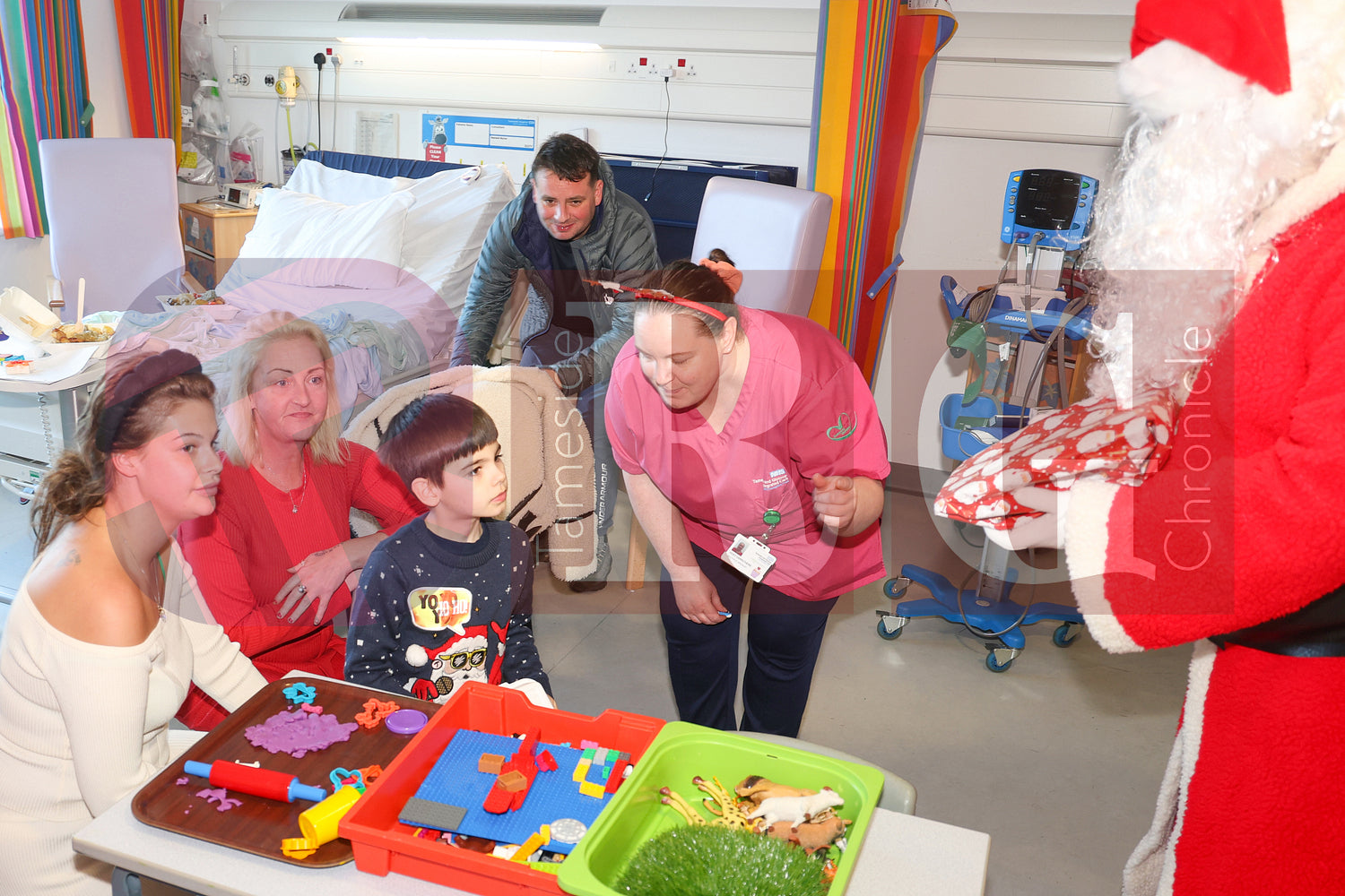 SANTA VISIT TAMESIDE CHILDRENS UNIT 2024 (44).JPG