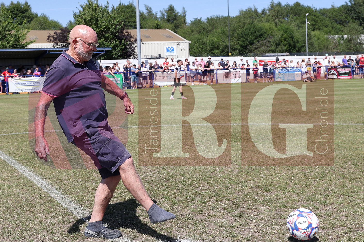 GLOSSOP NORTH EBD V UNITED LEGENDS  (14).JPG