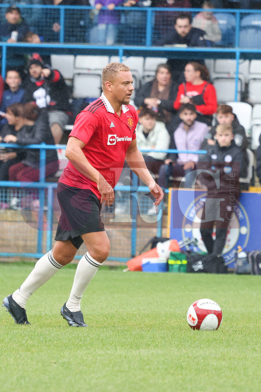 STALYBRIDGE CELTIC LEGENDS V MAN UTD LEGENDS (89).JPG