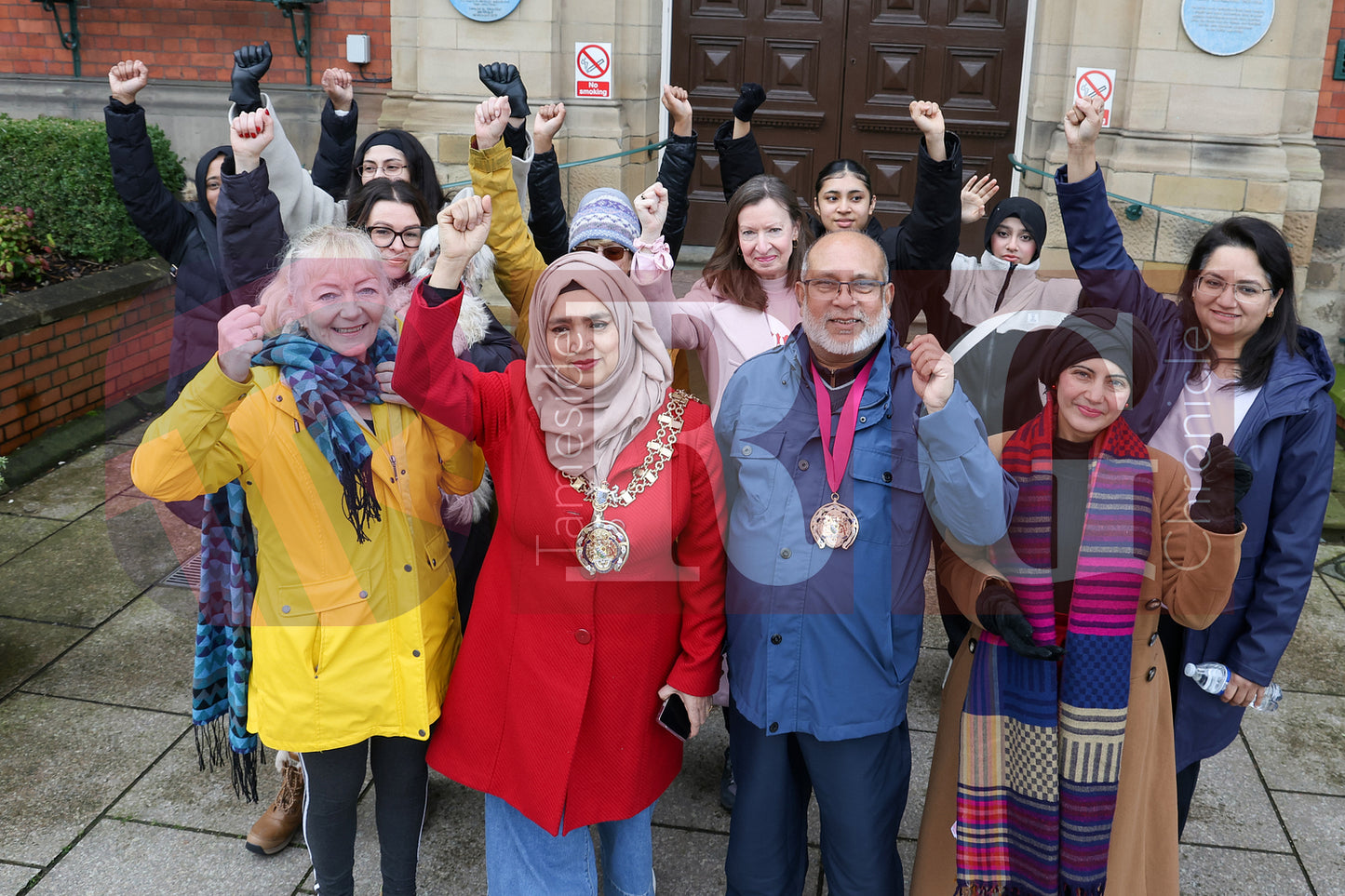 WALK WITH THE MAYOR HYDE TO DUKINFIELD (14).JPG