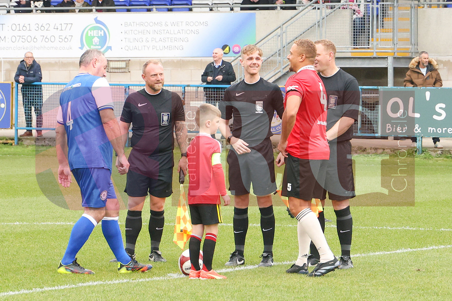 STALYBRIDGE CELTIC LEGENDS V MAN UTD LEGENDS (31).JPG