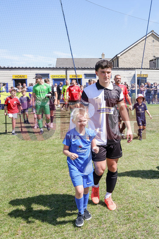 GLOSSOP NORTH EBD V UNITED LEGENDS  (3).JPG