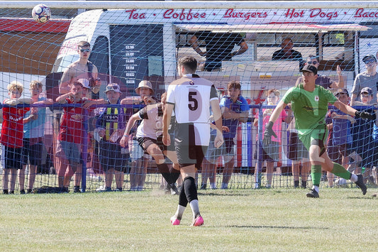 GLOSSOP NORTH EBD V UNITED LEGENDS  (111).JPG