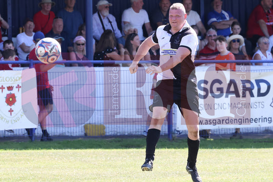 GLOSSOP NORTH EBD V UNITED LEGENDS  (143).JPG