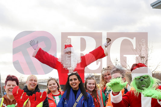 TAMESIDE HOSPITAL CHILDRENS WARD WITH SANTA 2025 (6).JPG