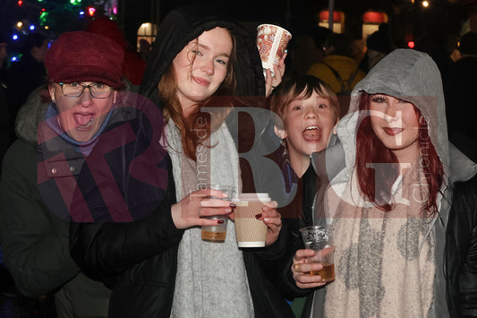 GLOSSOP LIGHTS SWITCH ON 2024 (66).JPG