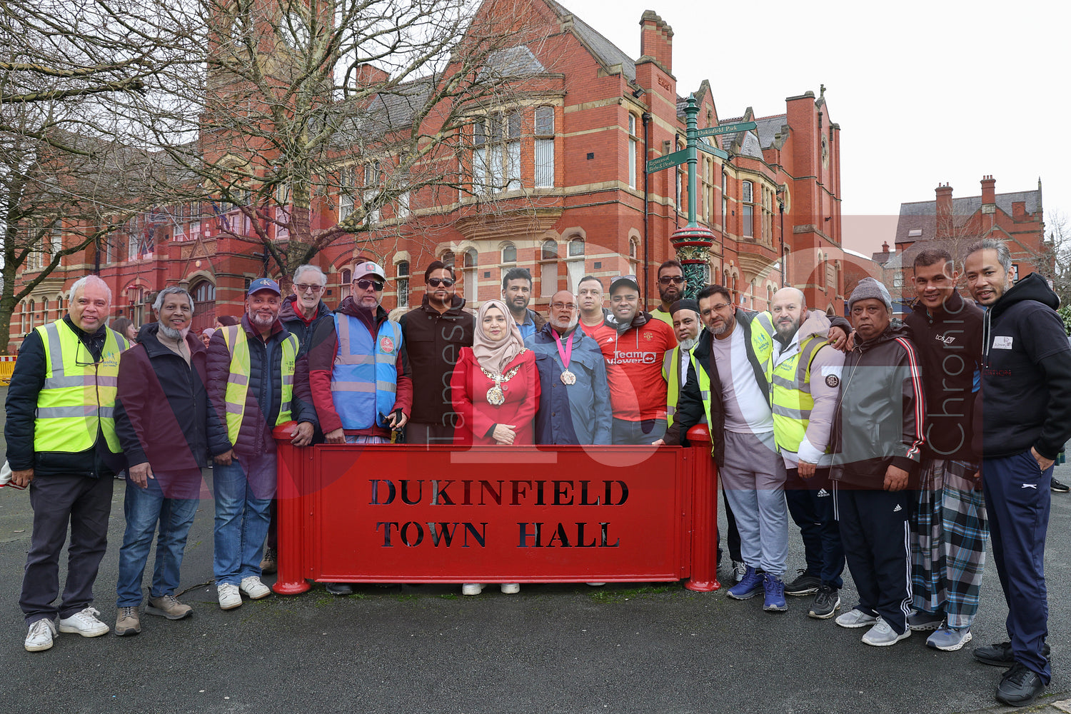 WALK WITH THE MAYOR HYDE TO DUKINFIELD (65).JPG