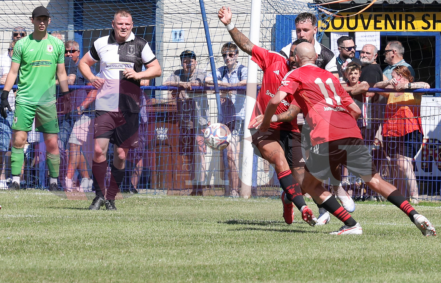 GLOSSOP NORTH EBD V UNITED LEGENDS  (89).JPG