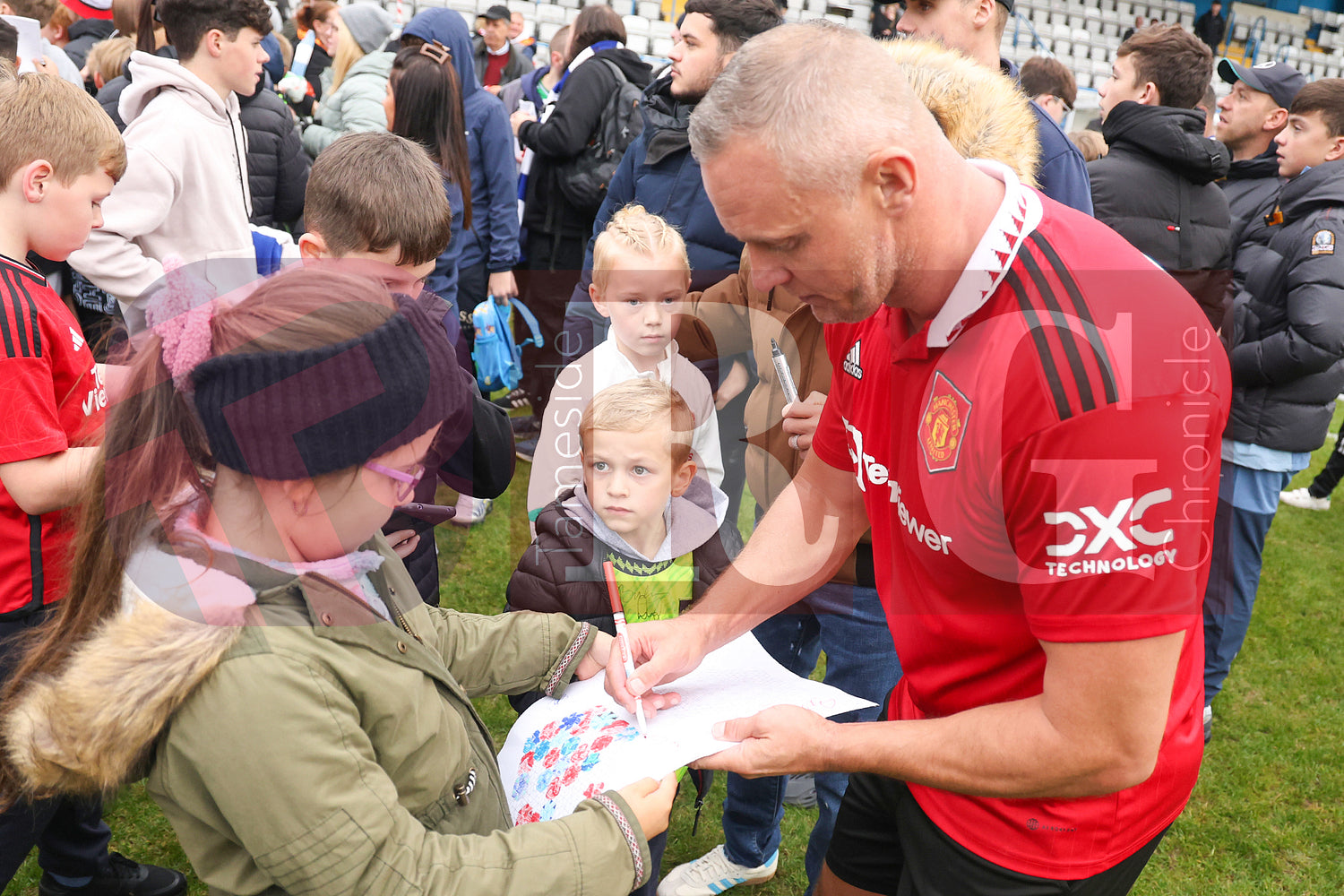 STALYBRIDGE CELTIC LEGENDS V MAN UTD LEGENDS (61).JPG