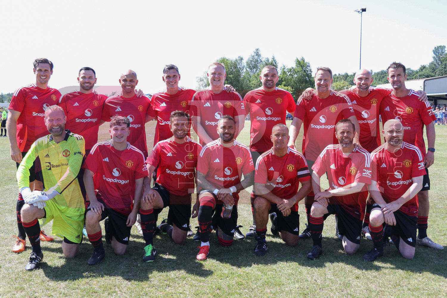 GLOSSOP NORTH EBD V UNITED LEGENDS  (17).JPG