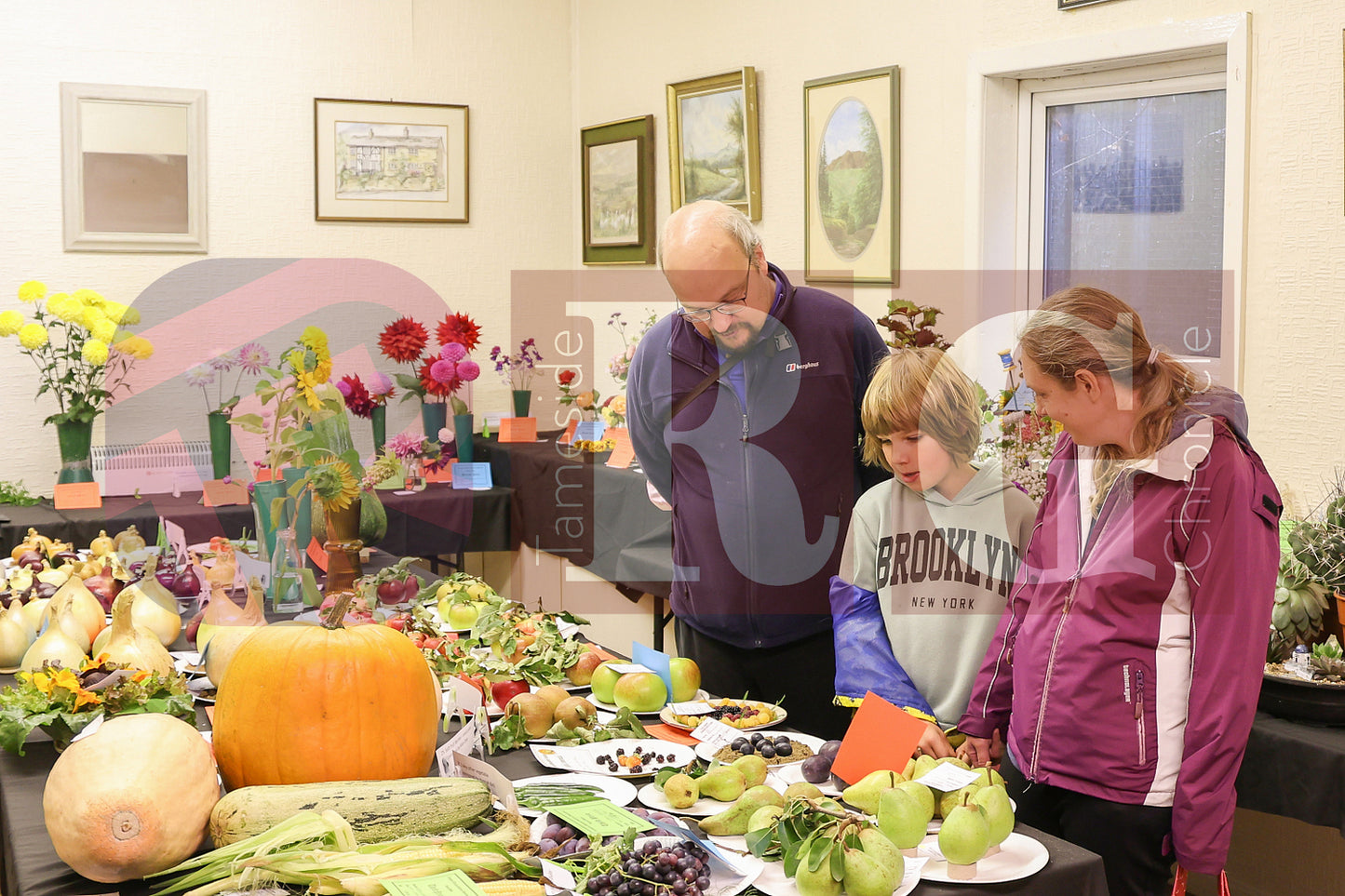 TINTWISTLE GARDENERS SHOW (38).JPG