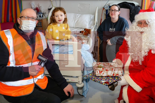 TAMESIDE HOSPITAL CHILDRENS WARD WITH SANTA 2025 (80).JPG