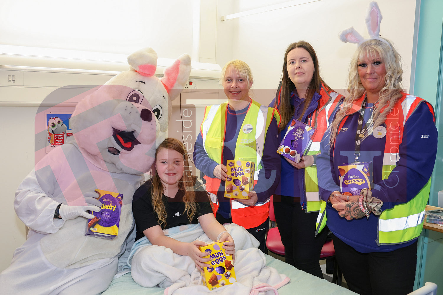 TAMESIDE HOSPITAL CHILDRENS WARD EASTER STAGECOACH (40).JPG
