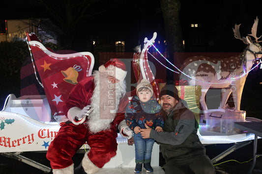 GLOSSOP LIGHTS SWITCH ON 2024 (23).JPG