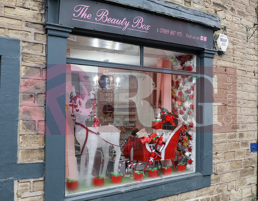 GLOSSOP CHRISTMAS SHOPS 2025 (18).JPG