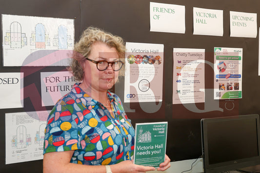 VICTORIA HALL GLOSSOP A PARTY TO REMEMBER (15).JPG