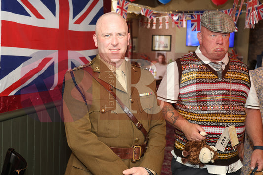 VE DAY OLD PEGS PUB DENTON (11).JPG