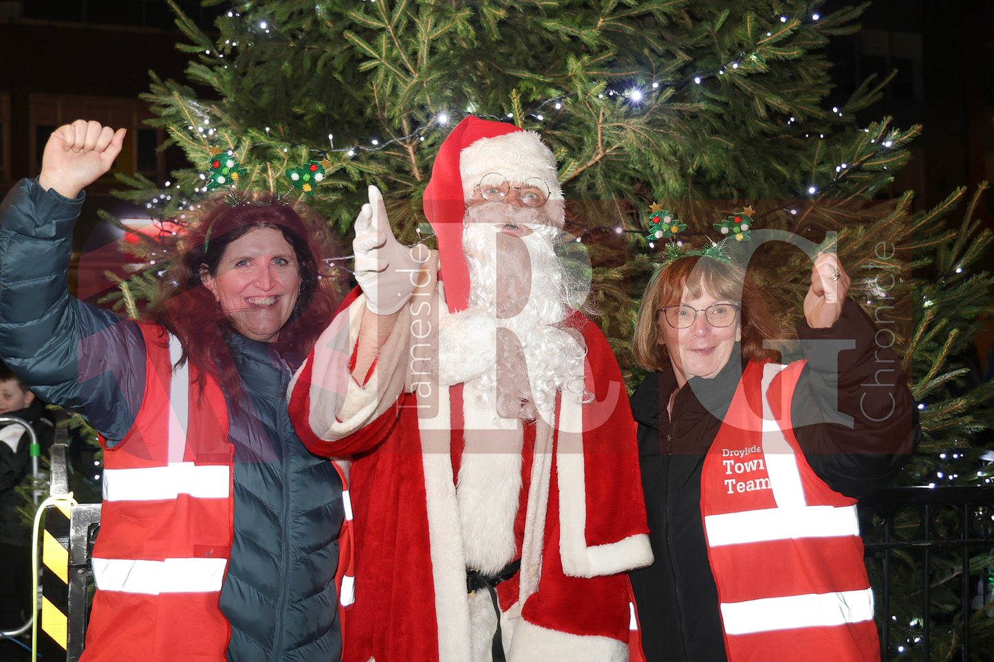 DROYLSDEN LIGHTS SWITCH ON 2024 (69).JPG