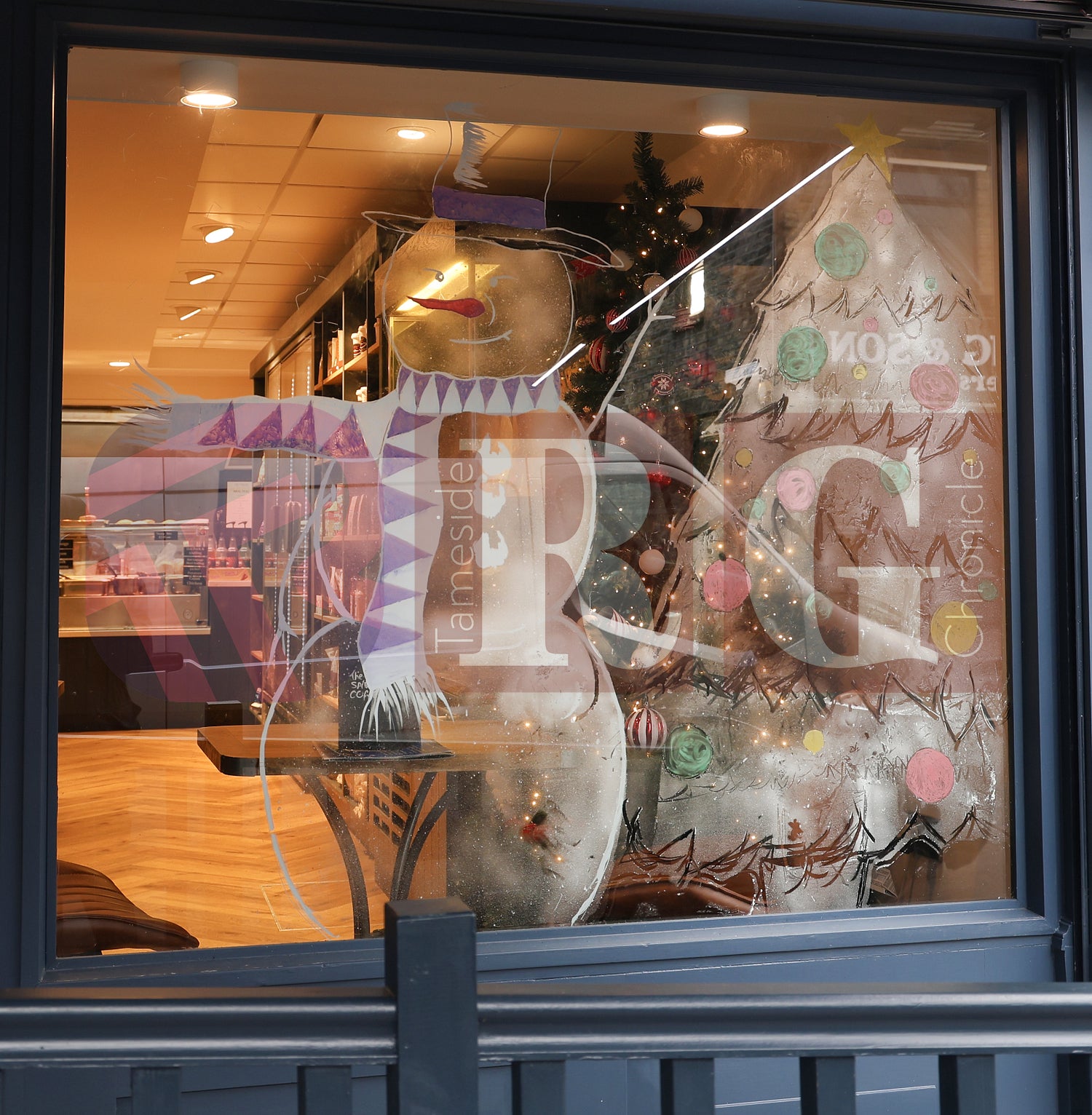 GLOSSOP SHOP XMAS WINDOWS 2024 (54).JPG