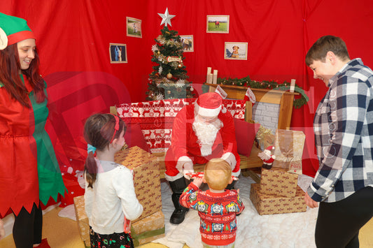 DOG TRUST DENTON XMAS (20).JPG