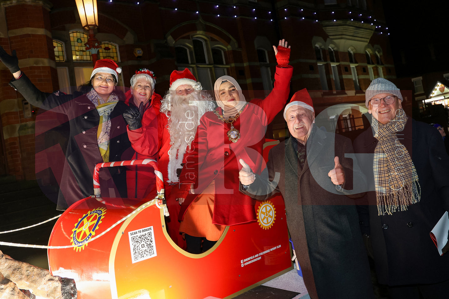 DUKINFIELD LIGHTS SWITCH ON (122).JPG