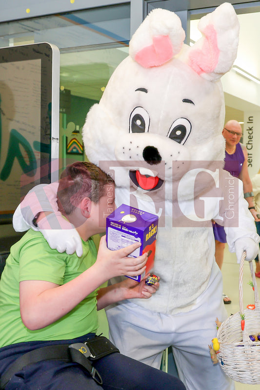 TAMESIDE HOSPITAL CHILDRENS WARD EASTER 2025  (26).JPG