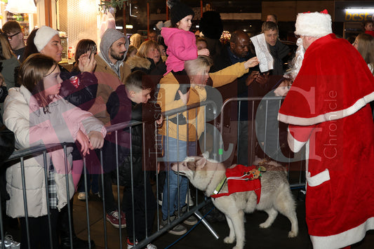 DROYLSDEN LIGHTS SWITCH ON 2024 (71).JPG