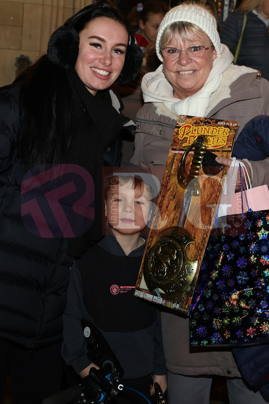 RYECROFT HALL XMAS FAIR (86).JPG