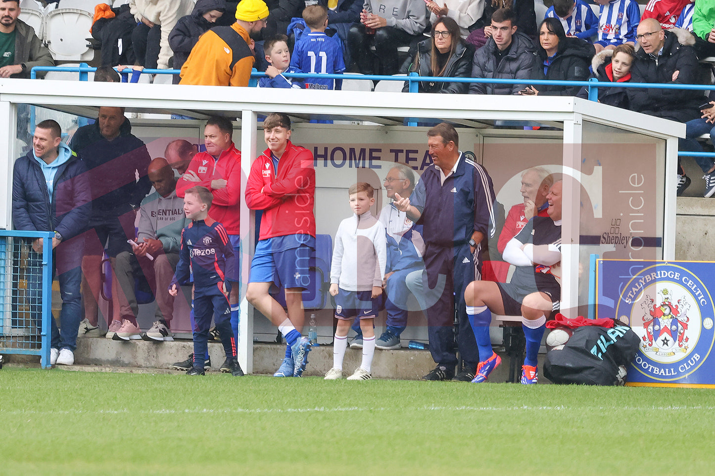 STALYBRIDGE CELTIC LEGENDS V MAN UTD LEGENDS (108).JPG