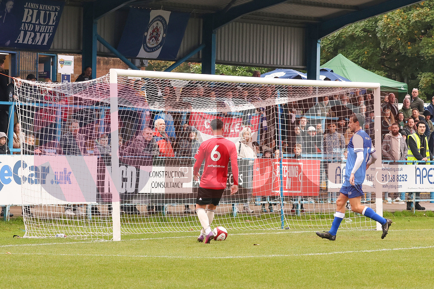 STALYBRIDGE CELTIC LEGENDS V MAN UTD LEGENDS (180).JPG