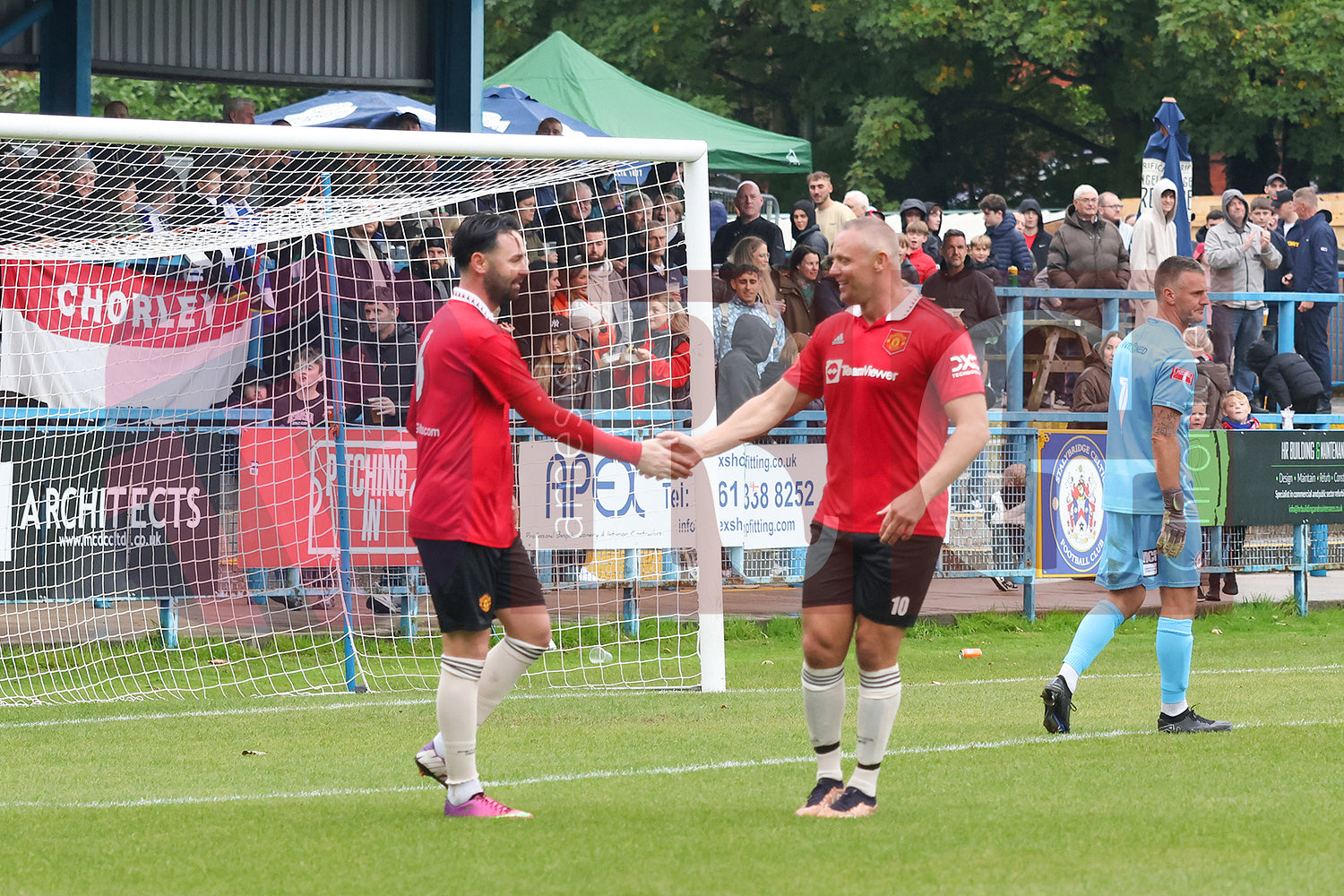 STALYBRIDGE CELTIC LEGENDS V MAN UTD LEGENDS (130).JPG