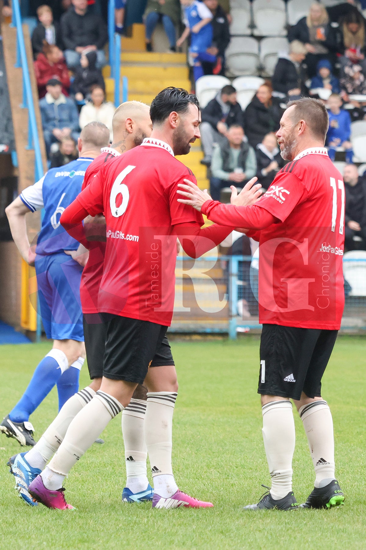 STALYBRIDGE CELTIC LEGENDS V MAN UTD LEGENDS (132).JPG