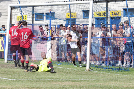 GLOSSOP NORTH EBD V UNITED LEGENDS  (128).JPG