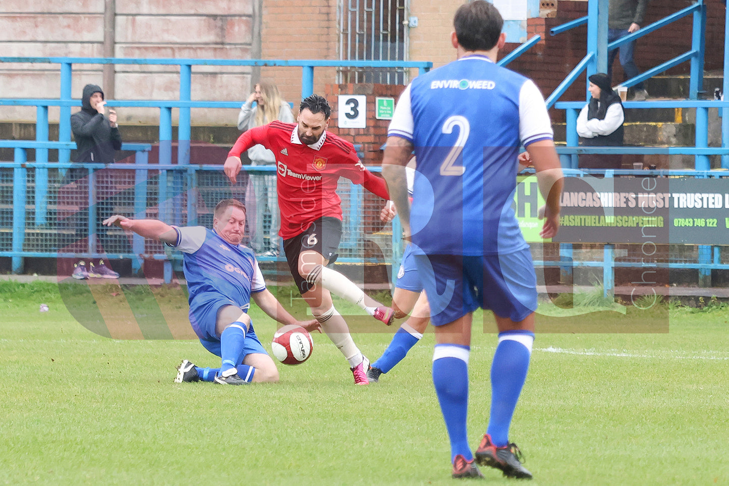 STALYBRIDGE CELTIC LEGENDS V MAN UTD LEGENDS (133).JPG