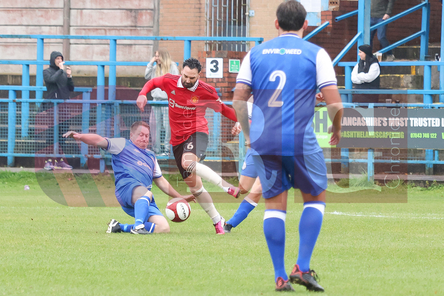 STALYBRIDGE CELTIC LEGENDS V MAN UTD LEGENDS (133).JPG