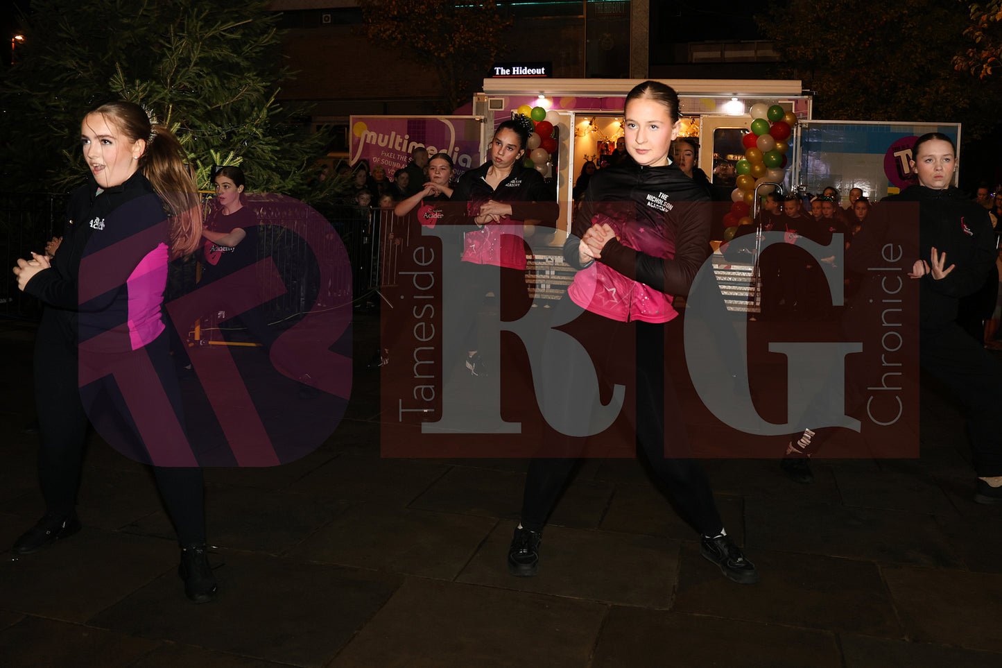 DROYLSDEN LIGHTS SWITCH ON 2024 (40).JPG