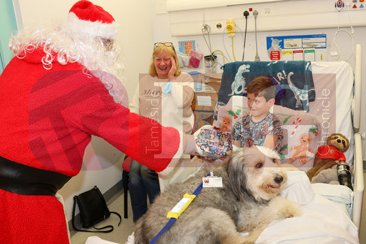 TAMESIDE HOSPITAL CHILDRENS WARD WITH SANTA 2025 (46).JPG