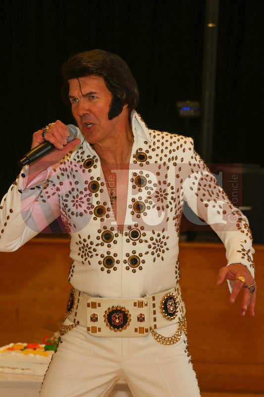 95TH BIRTHDAY DUKINFIELD TOWN HALL ELVIS  (15).JPG