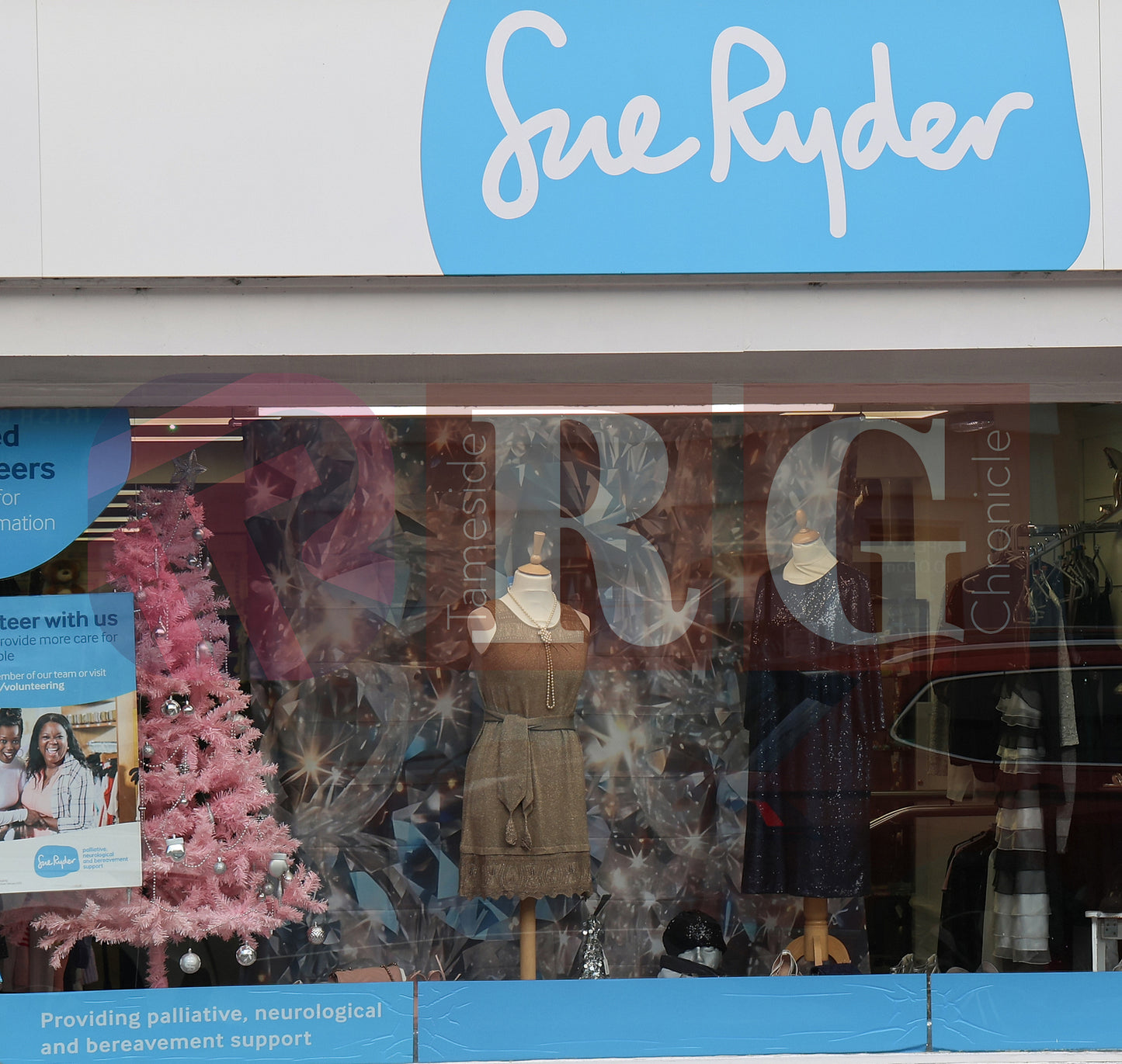 GLOSSOP SHOP XMAS WINDOWS 2024 (101).JPG