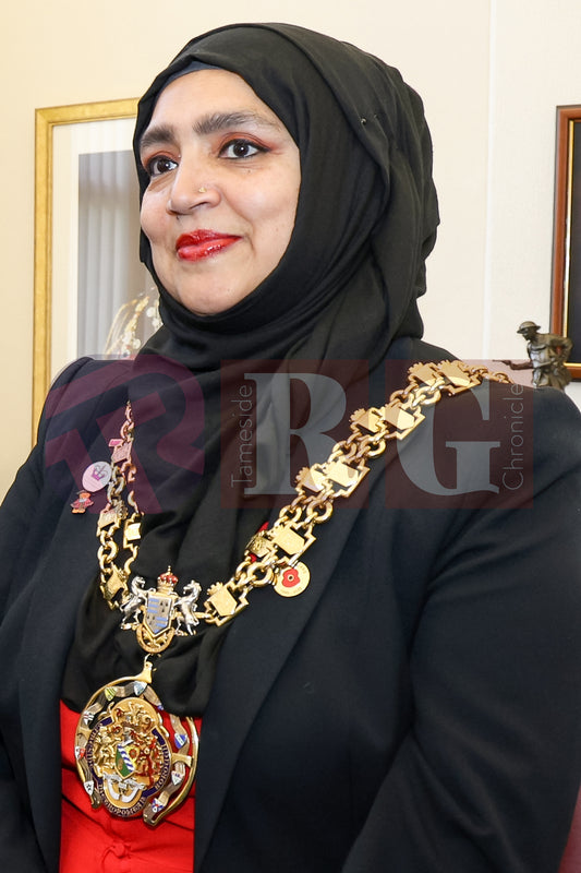 SERVICE OF CONSULS DUKINFIELD TOWN HAL 2025 (17).JPG