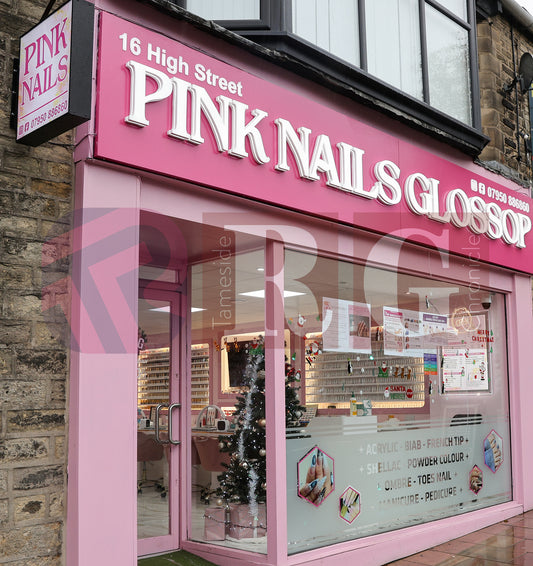 GLOSSOP CHRISTMAS SHOPS 2025 (10).JPG