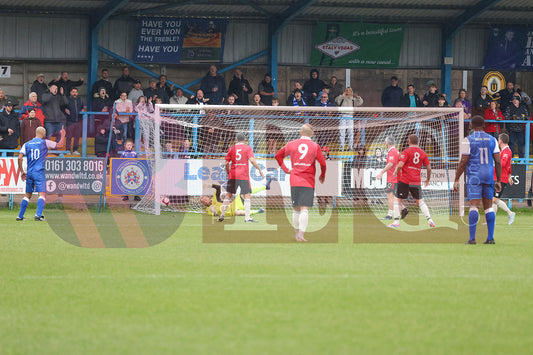 STALYBRIDGE CELTIC LEGENDS V MAN UTD LEGENDS (96).JPG