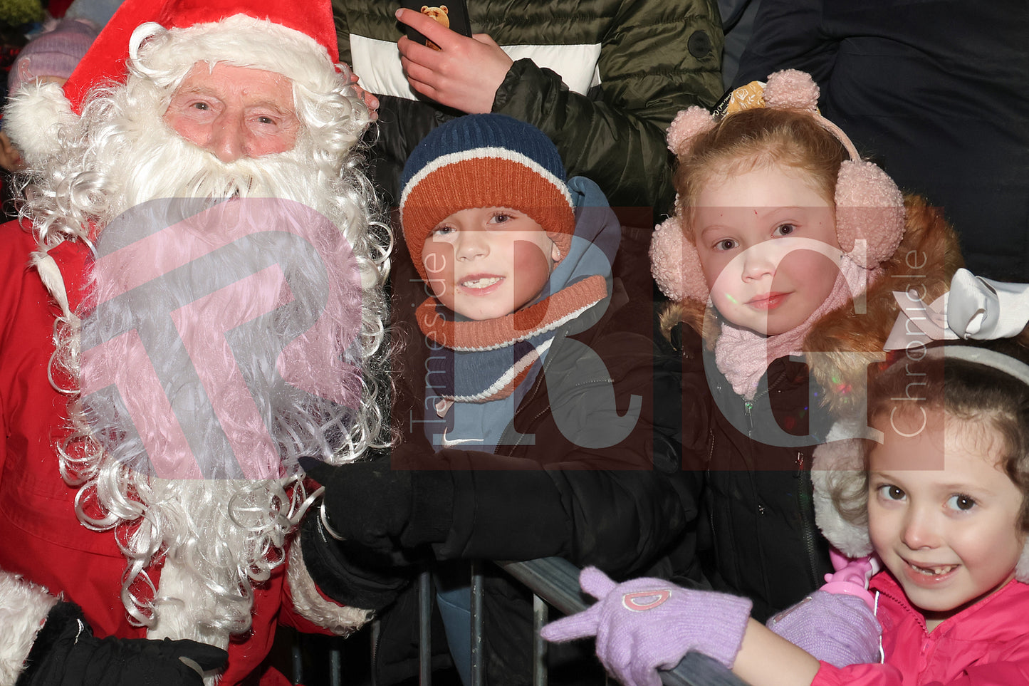 DUCKINFIELD LIGHTS SWITCH ON (42).JPG