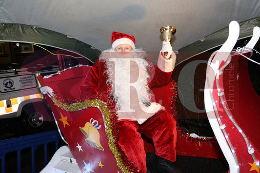 GLOSSOP LIGHT SWITCH ON 2025 (86).JPG