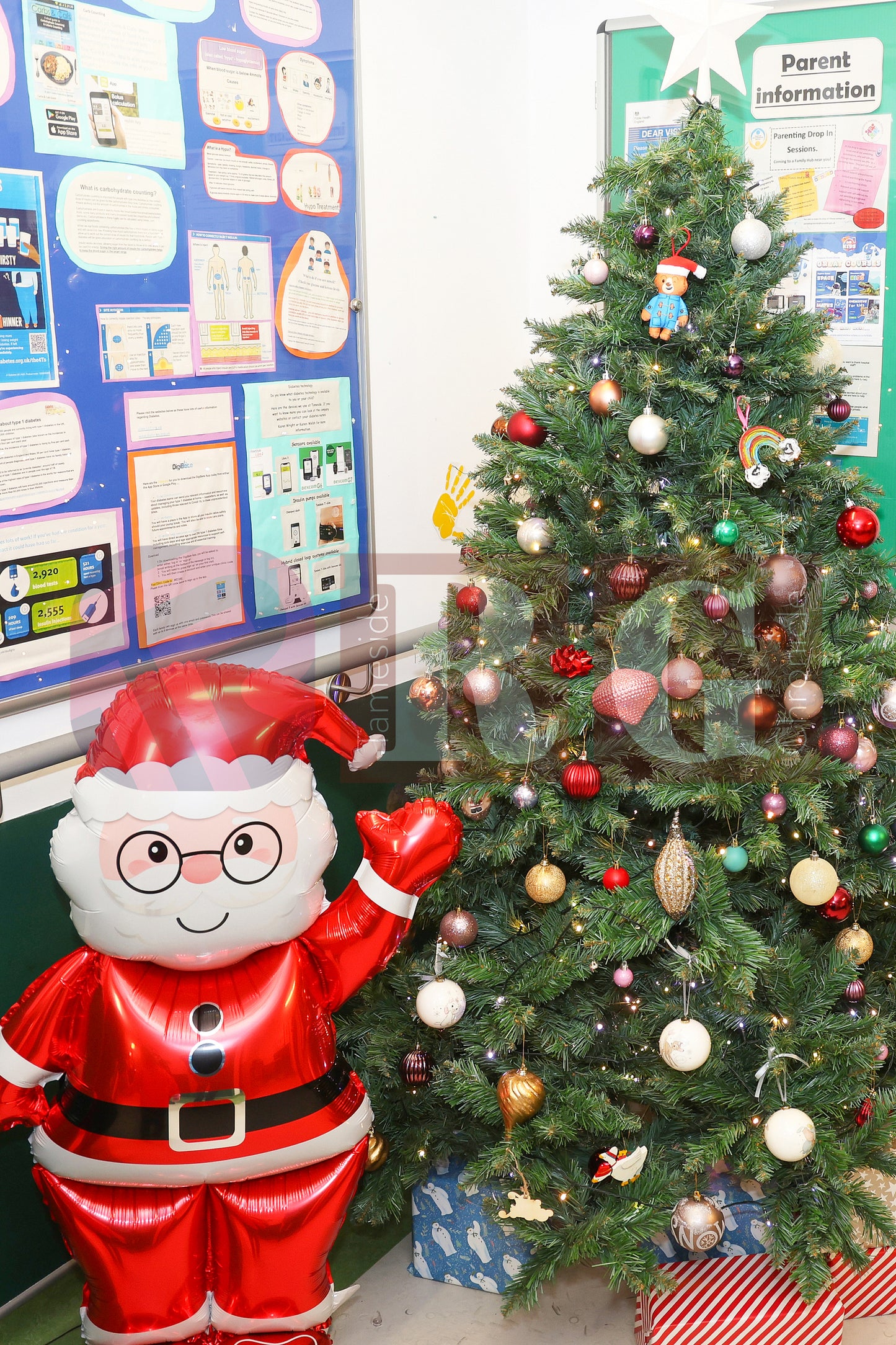 SANTA VISIT TAMESIDE CHILDRENS UNIT 2024 (40).JPG