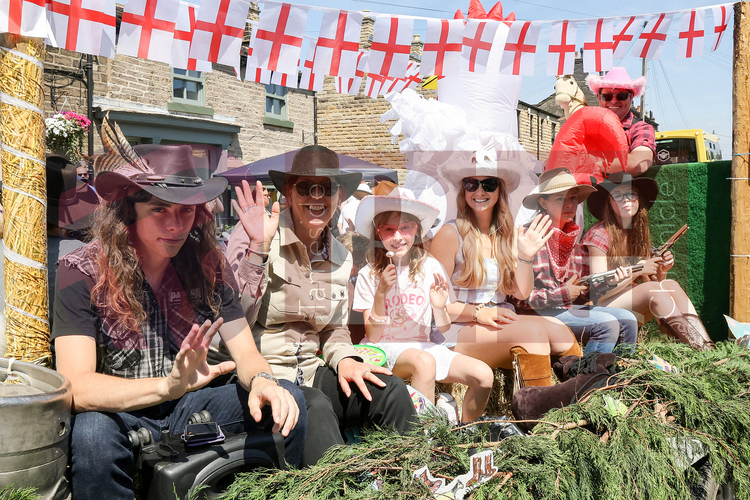 CHARLESWORTH CARNIVAL (18).JPG