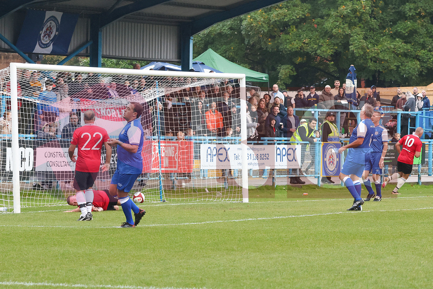 STALYBRIDGE CELTIC LEGENDS V MAN UTD LEGENDS (152).JPG